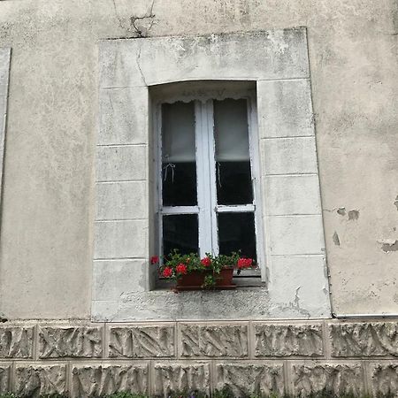 Апартаменты Le Petit Logement Pre-en-Pail-Saint-Samson Экстерьер фото